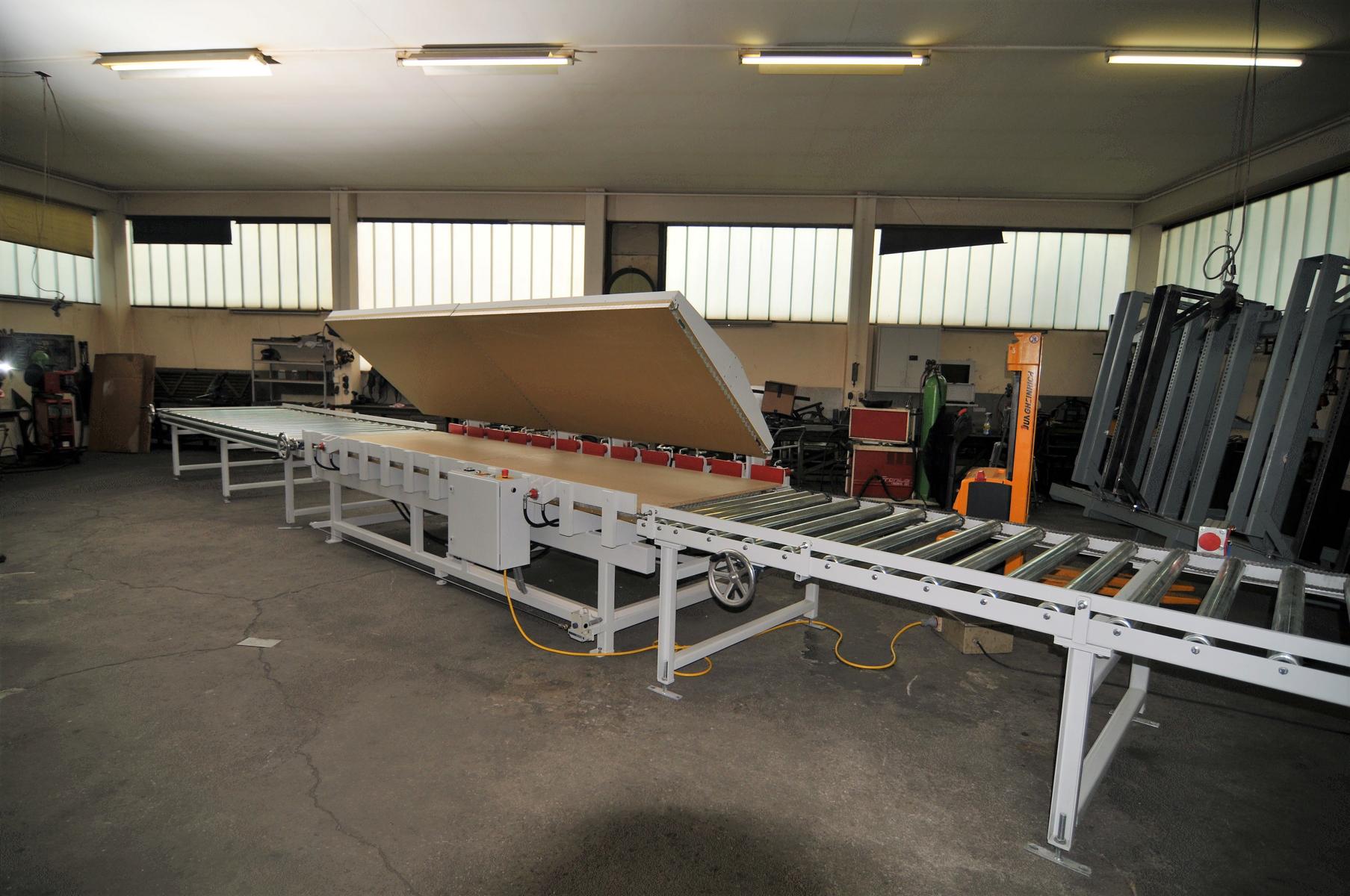 Hot Plate press with roller conveyor and mitre saw